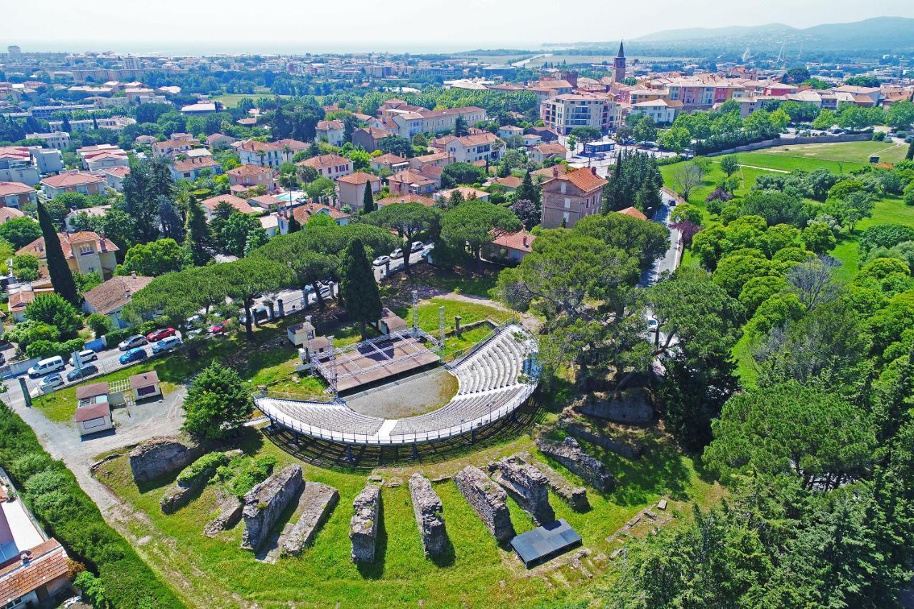 Coeur De Frejus, L'Amphitheatre, Appartement 3 Pieces Climatise, Terrasse, Barbecue, Piscine & Parking 外观 照片